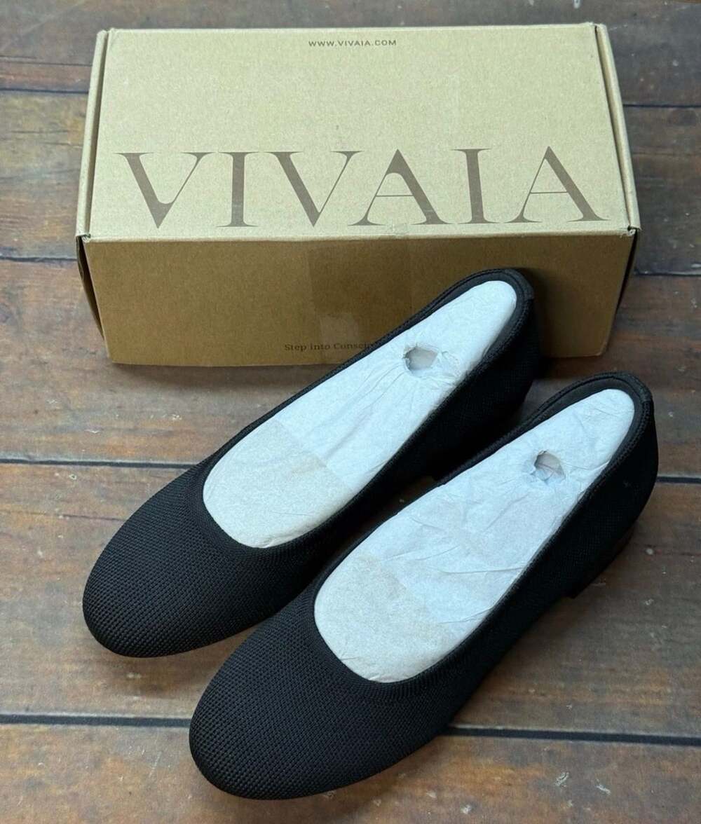 Vivaia Kathleen Size US 7 Black Knit Ballet Flats Shoes With Box
